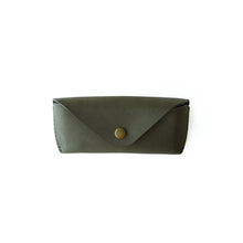 이미지를 갤러리 뷰어에 로드 , MAKR™ Eyewear Case - SMOOTH MOSS
