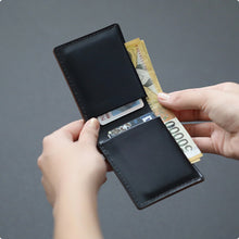 이미지를 갤러리 뷰어에 로드 , MAKR™ Landscape Billfold Wallet Cordovan - BLACK
