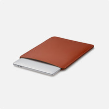 이미지를 갤러리 뷰어에 로드 , MAKR™ Macbook Sleeve 13 inch - SADDLE TAN
