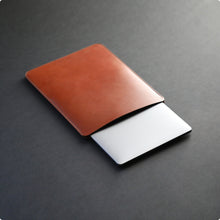 이미지를 갤러리 뷰어에 로드 , MAKR™ Macbook Sleeve 13 inch - SADDLE TAN
