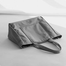 이미지를 갤러리 뷰어에 로드 , MAKR™ Offset Tote - CARBON BLUE
