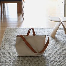 이미지를 갤러리 뷰어에 로드 , MAKR™ Sling Tote - NATURAL
