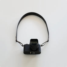 이미지를 갤러리 뷰어에 로드 , MAKR™ Leather Camera Strap - BLACK
