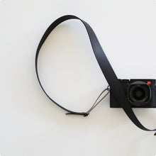 이미지를 갤러리 뷰어에 로드 , MAKR™ Leather Camera Strap - BLACK
