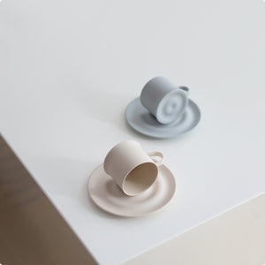 스튜디오 B O M I J E H O™ W Cup & Saucer Set